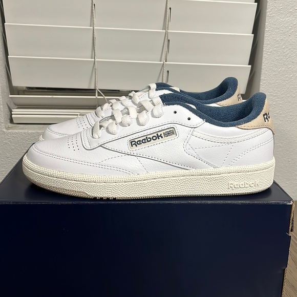 NWT Reebok Women's Club C 85 Shoes - White/Blue/Beige - Code: 100033086 - Picture 2 of 12